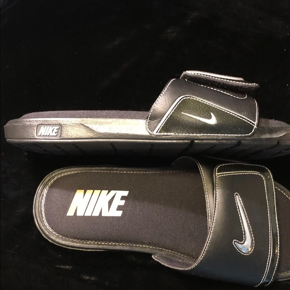 Nike Vintage Comfort Slides 2 Mens 12. Never Worn.